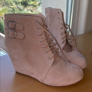 Women’s Wedged Pink Suede Boots
